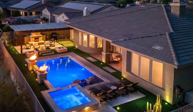Elegant GOLF COURSE Retreat w/private CASITA! Pool/Hot Tub*WiFi*Putting Green