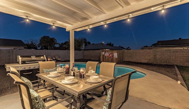 Fabulous 4 Bedroom Home + Free Private Heated POOL