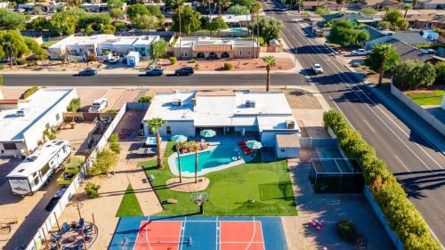 Fairway Oasis by AvantStay