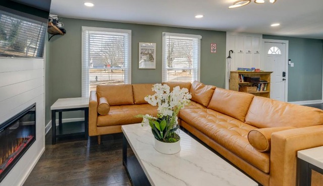 Family Friendly: Modern Apt in Fort Washington