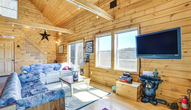 Family Friendly! Secluded Worcester Haven w/Deck