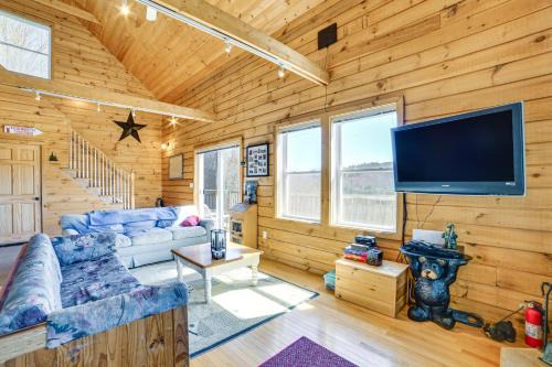 Family Friendly! Secluded Worcester Haven w/Deck