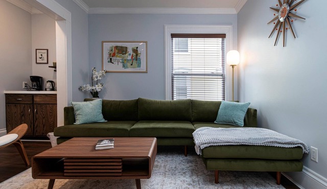 Fully Stocked Kitchen, AC, Wi-Fi, W/D, Near Baseball and Walk to Downtown