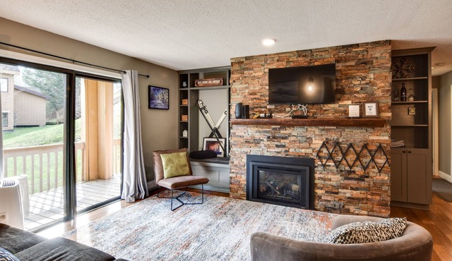 Golf & Adventure! Condo 2 Mi to Dtwn Ellicottville