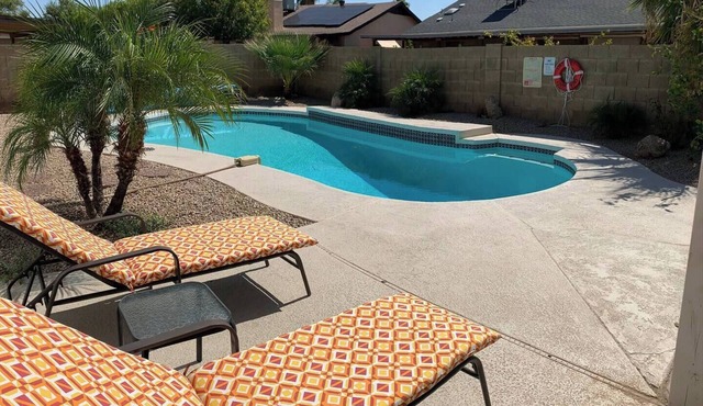 Gorgeous Vacation Home with FREE Heated Pool
