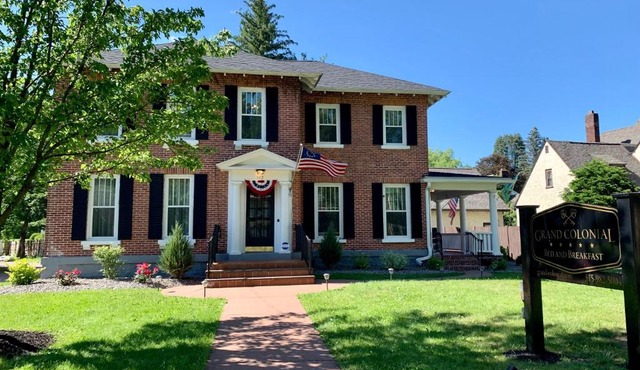 Grand Colonial Bed and Breakfast