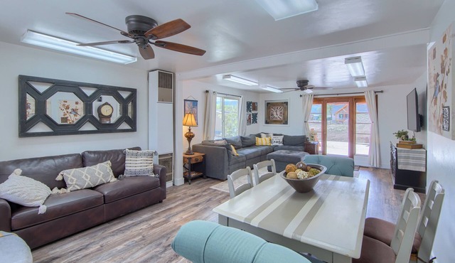 Group Getaway w/Mtn Views: Home in Circleville!