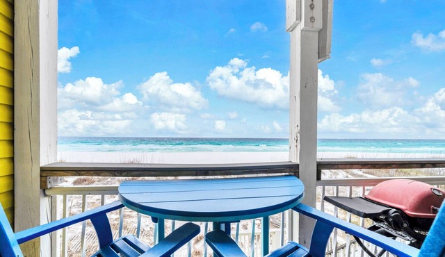 Gulf Front Honeymoon Studio - On The Sand - Parking & Washer/Dryer