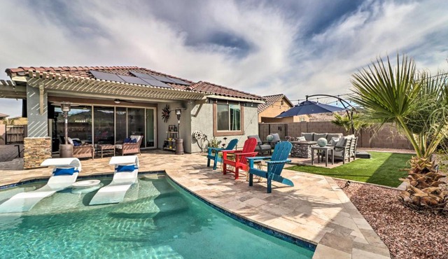 Heated Pool + Putting Green: Goodyear Retreat!