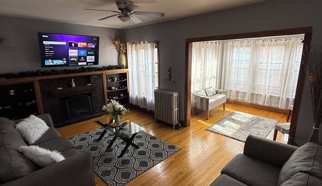 Hyde Park/Bronzeville Apartment 3E