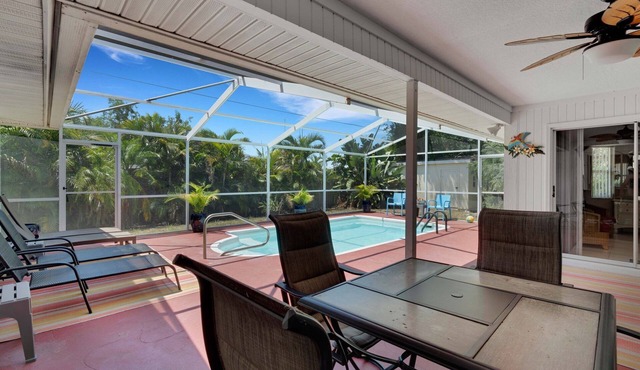 IMMACULATE 3BR 2 BATH PRIVATE POOL HOME MINUTES TO BEACHES, DOWNTOWN.