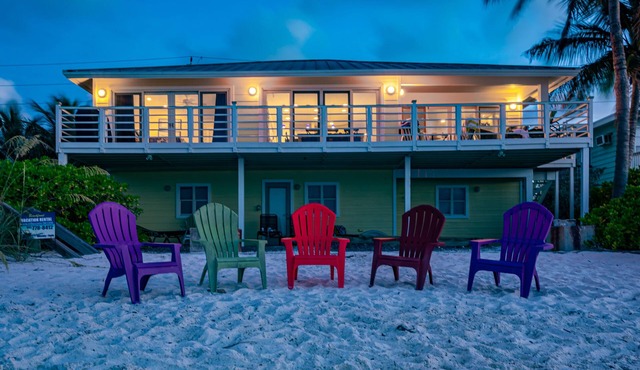 JULY, AUG. SPECIALS ,BEACHFRONT, PRIVATE BEACH ON THE WATERFRONT, Bring your Dog
