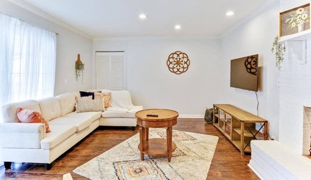 King Bed | Fully Equipped kitchen |Board Games!