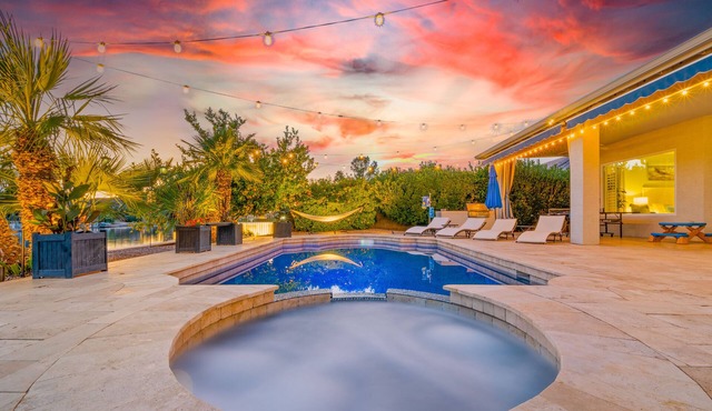 Lakefront!FREE Heated Salt water Pool, Spa! Boat! Kayak! Arcades!EV charger.