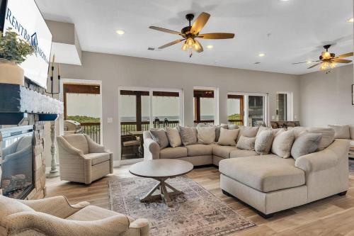 Lakehouse Lodge