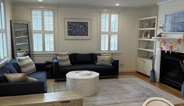 Large home steps from Bunker Hill Monument