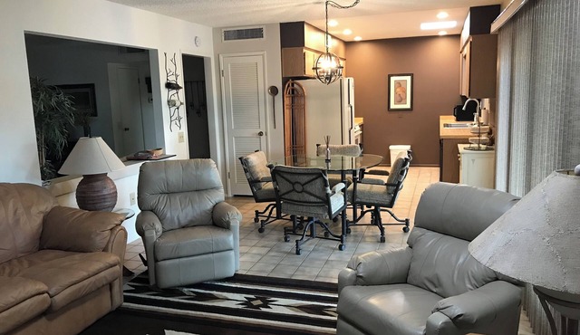 Location! Immaculate Clean Sun City House, with large open patio, 5 STAR!