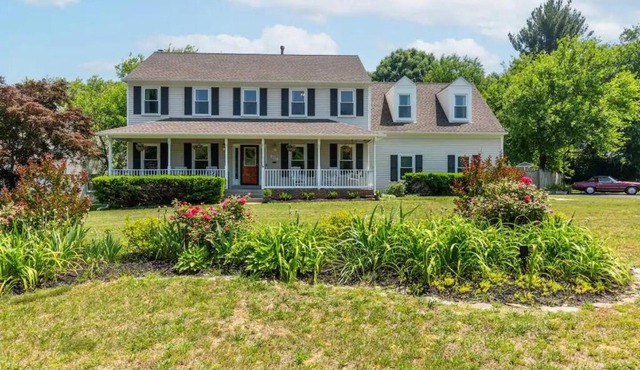 Lrge 5 BR 9 Beds Near DC-Pool, Hot Tub, Gym, Game Rm, Fire Pit