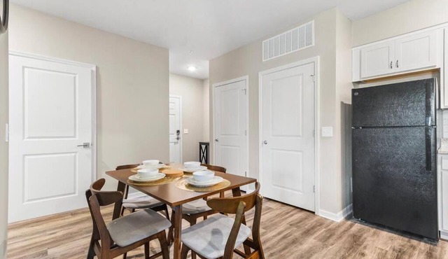 Luxe 1BR/1BA: Dive, Rest, Explore. Book Now!