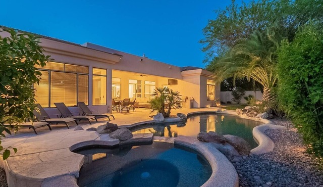 Luxury Grayhawk Retreat~Pool~Spa~19th Hole 🏡Game Room ~BBQ ~Golf Nearby