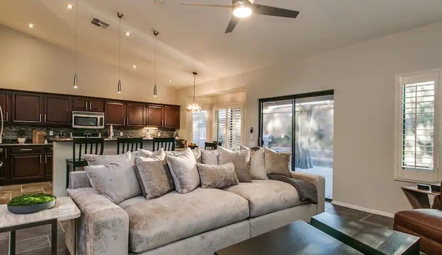 Luxury Scottsdale 5 Bdrm W/pool and Hot Tub!
