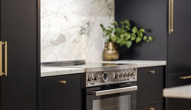 Luxury single-level townhome -walking distance to world-class shopping/dining