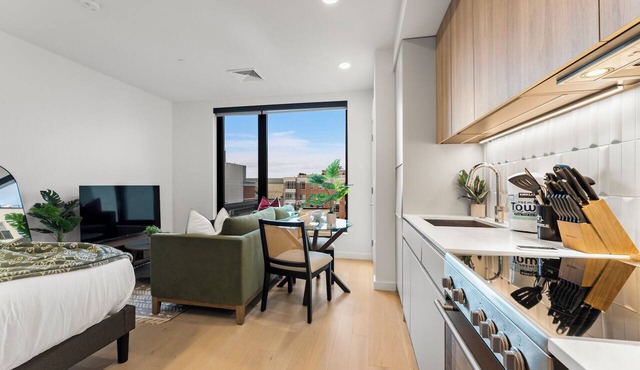 Luxury Studio Next to Broadway 8svt