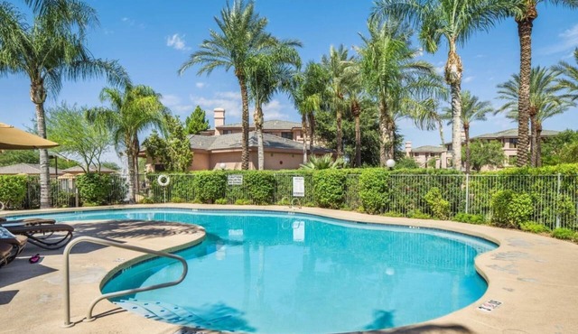 Make Your Trip More Enjoyable! Outdoor Pool, Kitchen, Onsite Parking!