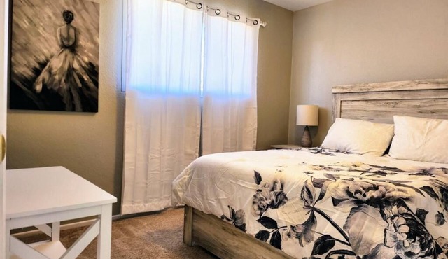 Minutes to Oldtown Scottsdale - Your peaceful Oasis awaits!