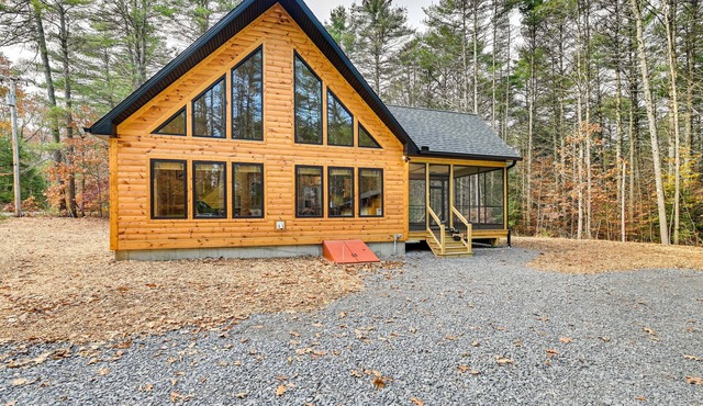 Modern Cabin w/Hot Tub & Sacandaga Lake Access!