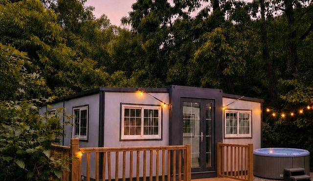 Modern Container Home Private Hot Tub & Fire Pit Near Pipestem State Park