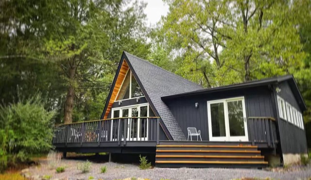 Modern & Cozy A-Frame 2BR + Loft, Firepit & Grill