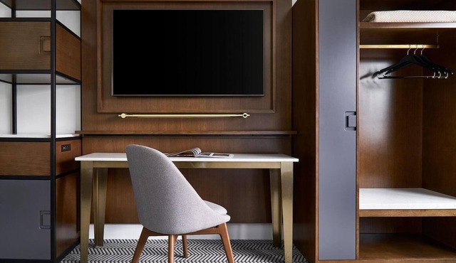 Modern Luxury in the Heart of Foggy Bottom DC - Pet Friendly - Relax & Enjoy!