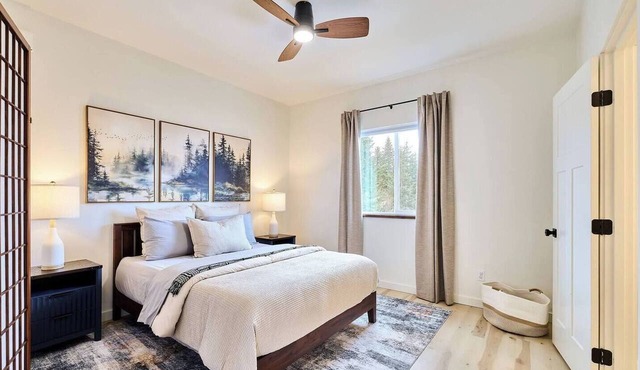 Mountain View Retreat in Homer - Entire House. Bright, Clean, Renovated Home.