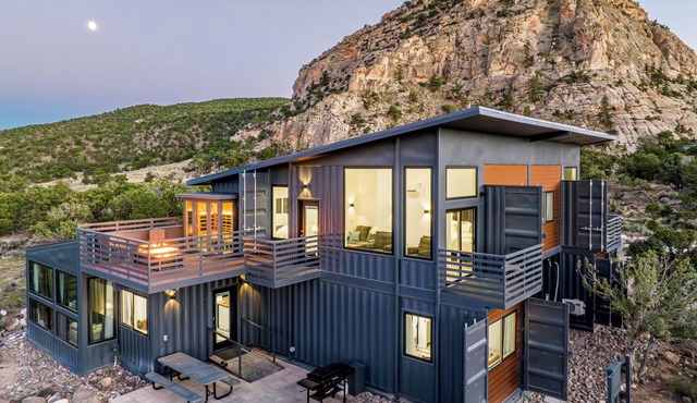 New! Lavish Shipping Container Experience with 3 King Masters & Amazing Views!