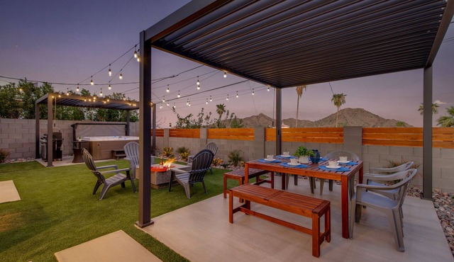 Newly-Built Modern Home with Mountain/City Light Views