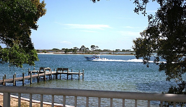 NEWLY LISTED! Welcome to The Escape Pod on Santa Rosa Sound by Fort Walton Beach