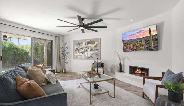 Newly Remodeled - Short drive to Kierland Commons