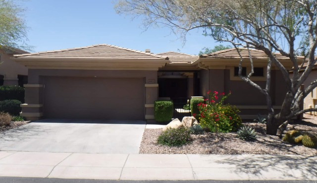 NW Phoenix in Gated Anthem Country Club - House + Guest Casita