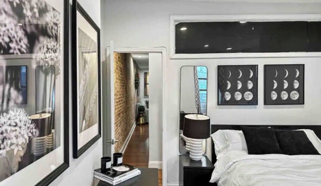NYC XL 3 bedroom 4 bed Brownstone Gem !