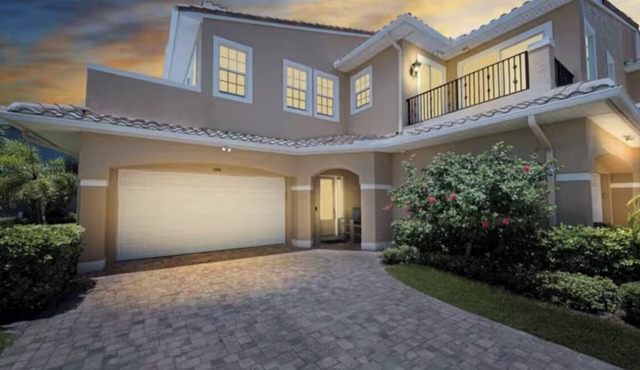 Oasis at Indian Harbour Beach, Private Pool, Game room, New Hot tub, Sleeps 14!