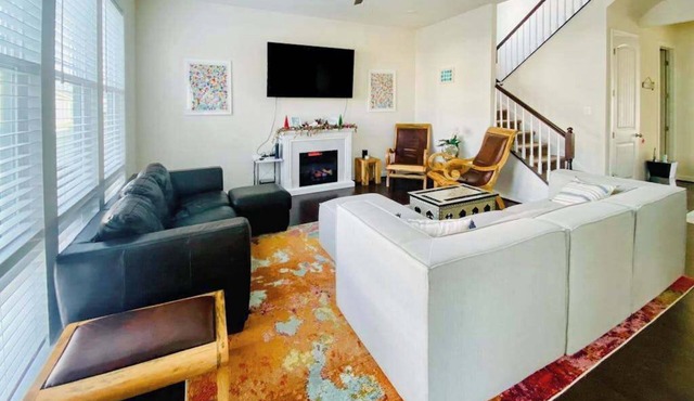 Ocean View Beach Club designer home with bikes, resort-style pool, sauna & gym