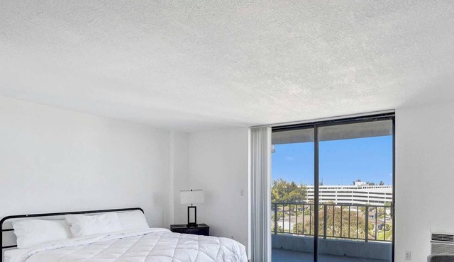 Park Towers King Studio Near Hard Rock Stadium