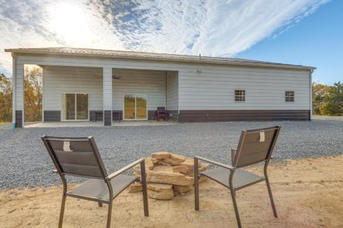 Patio & Views: Country Getaway in Bluegrass Region