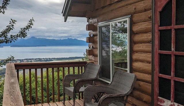 Private Cabin with a View!
