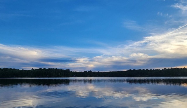 Private Lakefront Escape Near Frontenac Park – Unplug, Unwind, Relax!