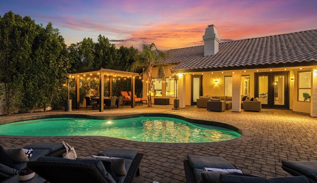 Private Pool, Chef’s Kitchen & Patio Near Old Town Scottsdale | Desert Luma