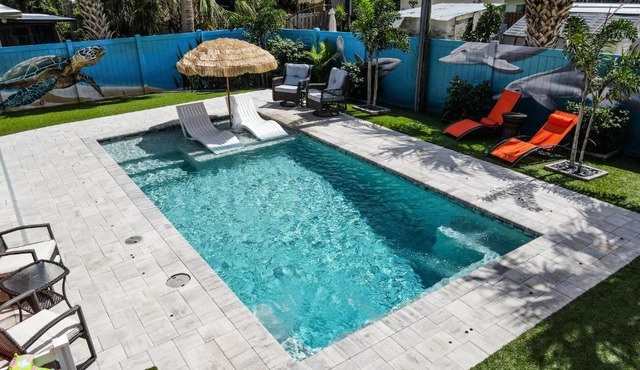 Private saltwater pool, 386 steps to ocean, amazing rocket launch view!