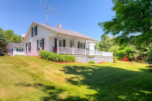 Quaint Otego Home: 5 Mi to All Star Baseball Camp