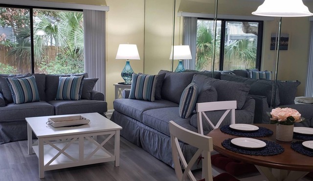 SABTR- 710- 6 MIN. WALK TO THE BEACH! POOL, CLEAN,2BR,2BA VILLA, 5-STAR REVIEWS!